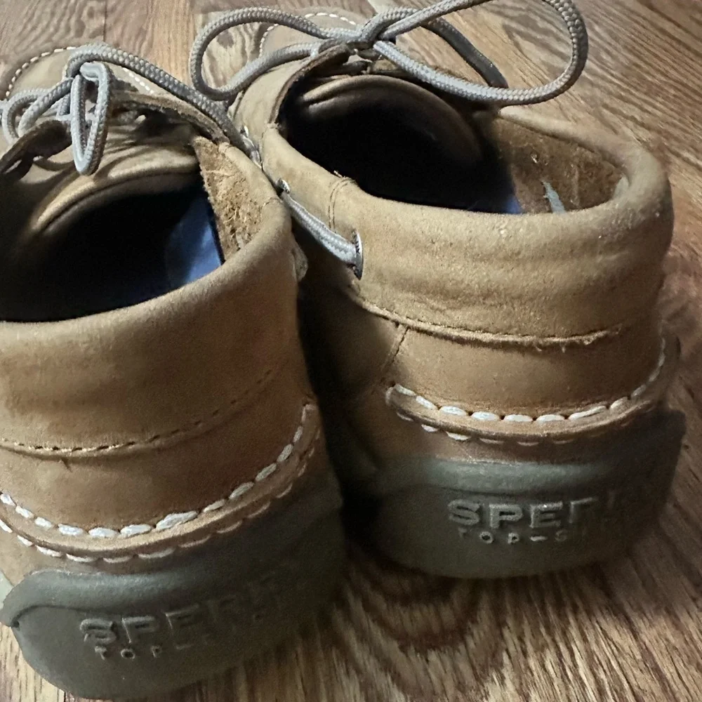 Sperry excellent see